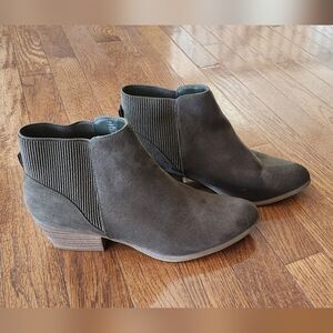 Unionbay Green Ankle Boots Size 7.5